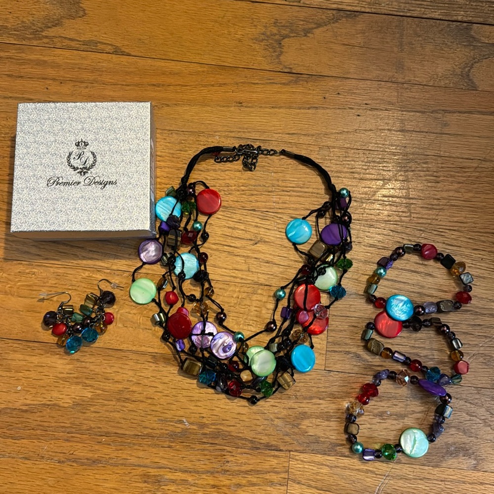 Premier Designs Jewelry Set